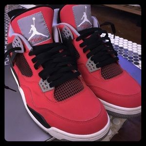 Jordan Toro Bravo Retro 4